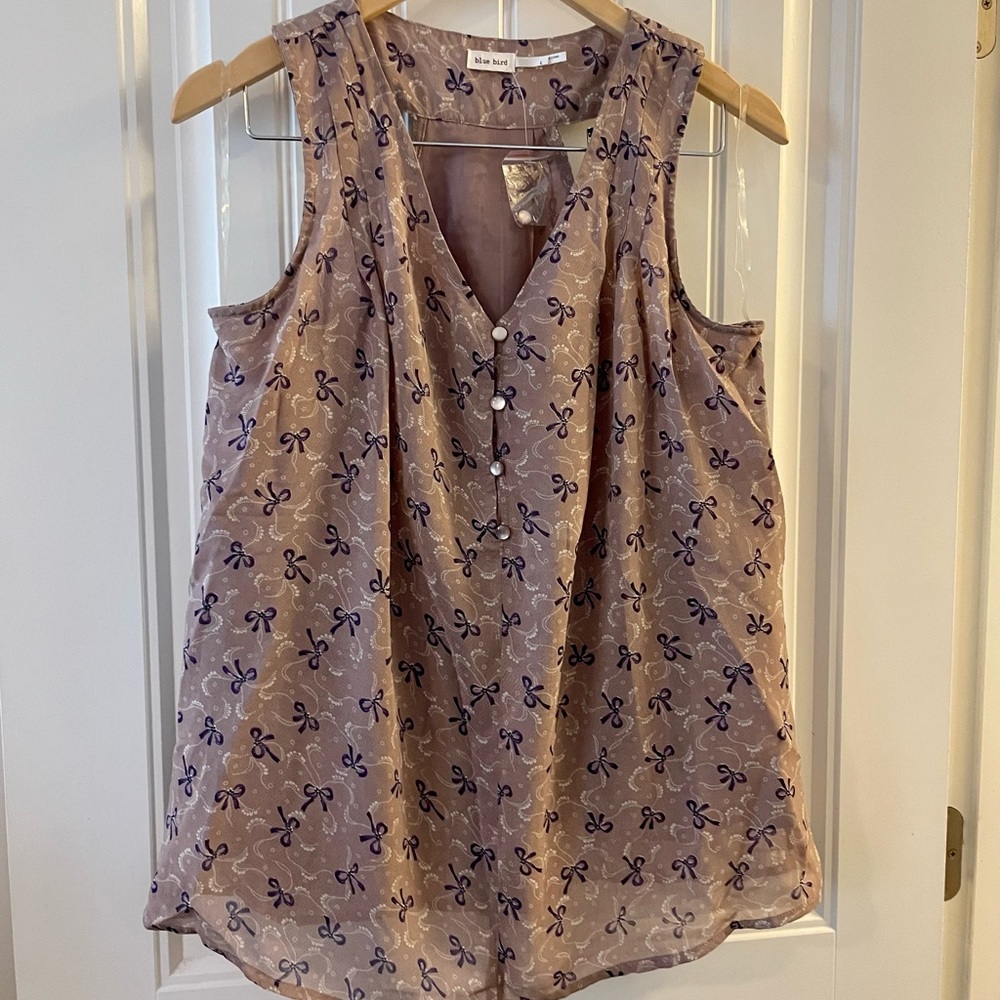 Blue bird Sleeveless blouse large